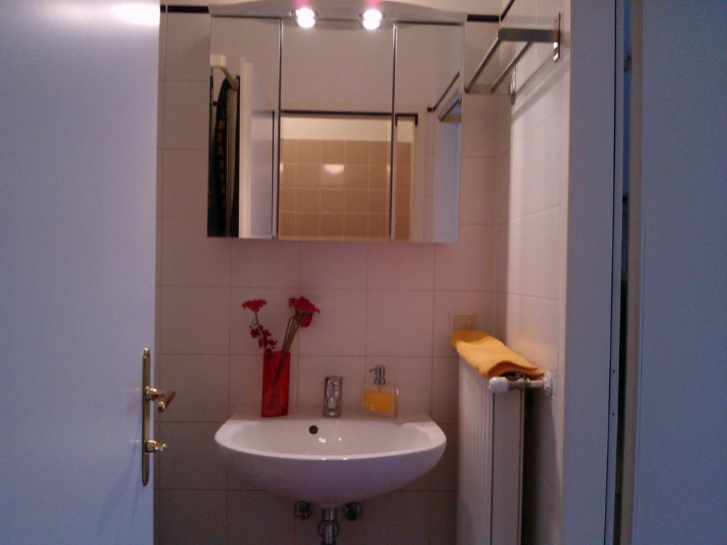 Gemuetliche Wohnung Nahe Zentrum Viena Quarto foto